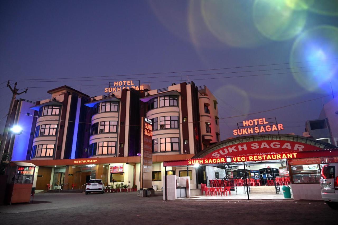 Hotel Sukh Sagar Сомнатг Екстер'єр фото